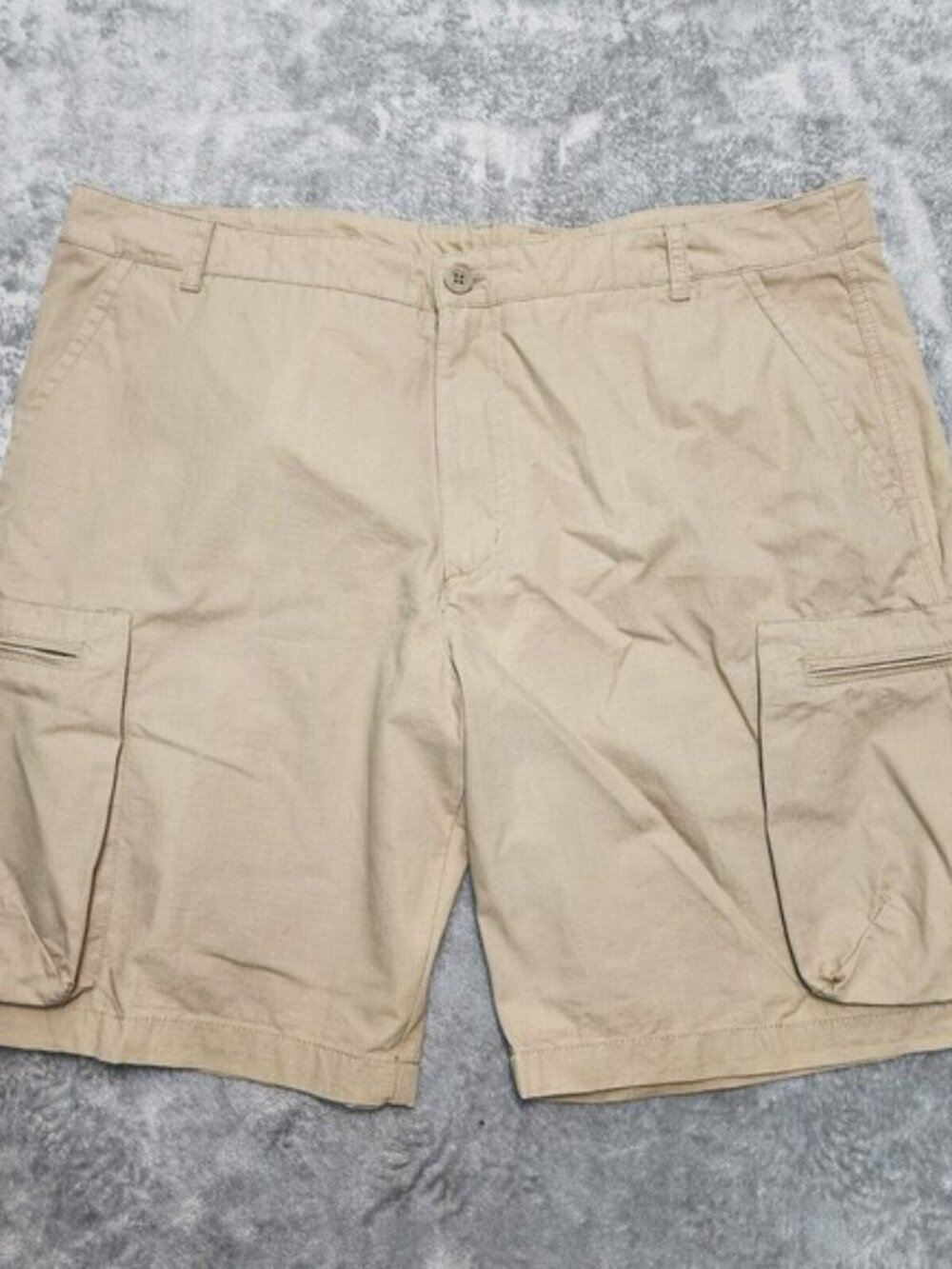 Nike Men's Khaki Cargo Shorts Size 40 / 10" Inseam